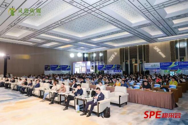 2025中国零售创新峰会杭州举办CQ9电子最新网站向上“破局”：(图4)